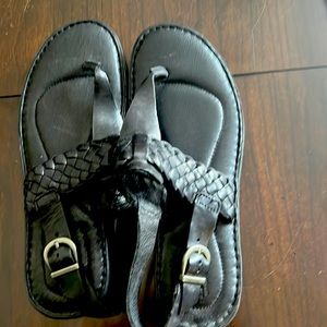 Black Born Sandle